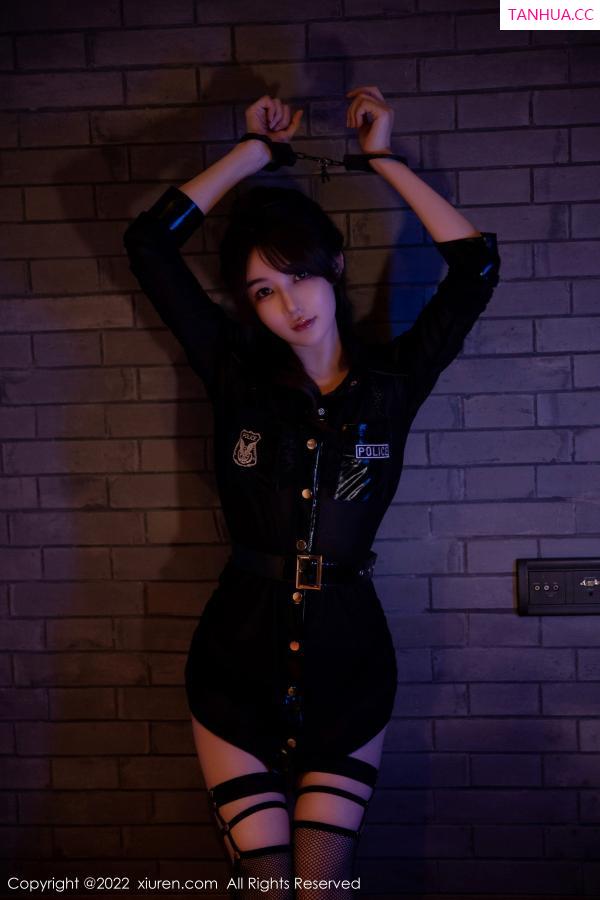 婠婠么  [XiuRen]高清写真图 2022.11.30 No.5931 婠婠么 黑丝美腿第15张图片